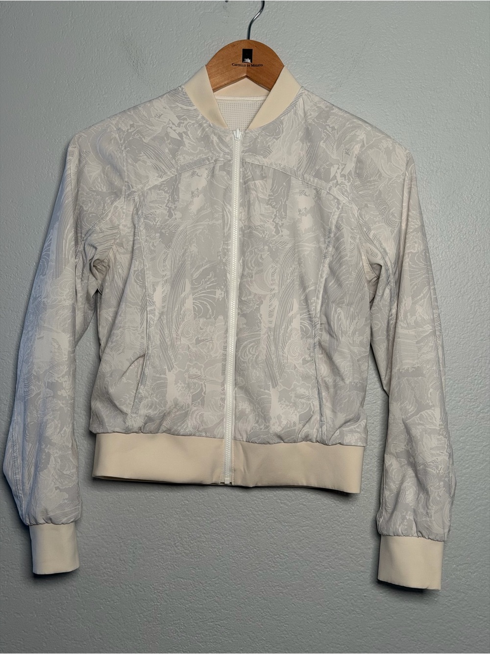 lululemon athletica Bomb Around Cream Floral Bomber Jacket - Reversible - size 2